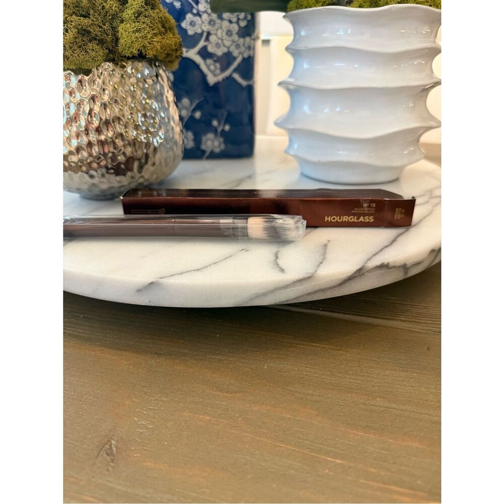 Hourglass
No. 15 Blush Brush - Picture 3 of 3